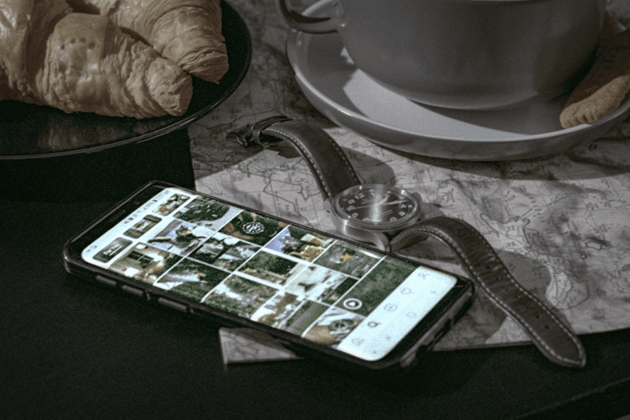 Contact Image